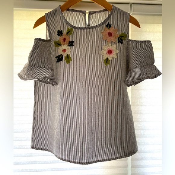 Women’s Spring off shoulder top - Picture 2 of 5